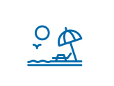 Una spiaggia dotata di tutti i comfort: ombrelloni riservati, bagni e docce privati a disposizione dei clienti.